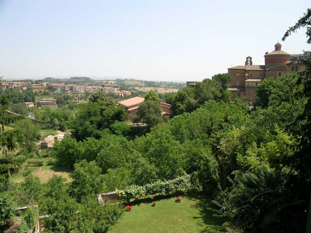 La Dimora Dei Monaci Bed & Breakfast Siena Exterior photo