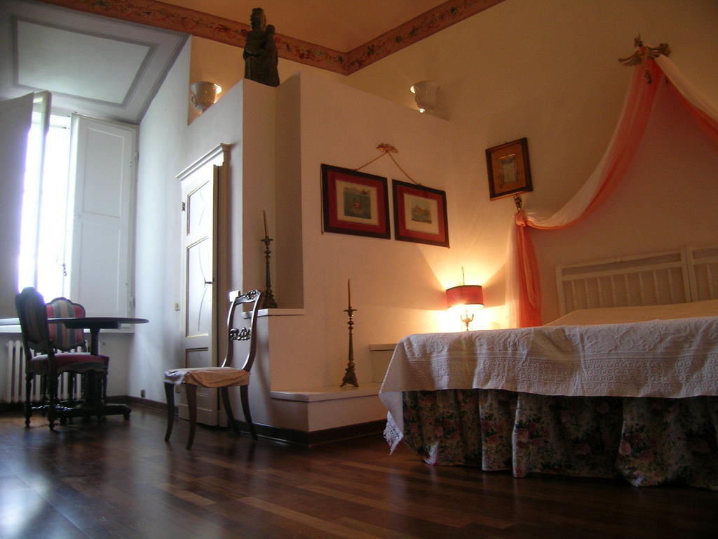 La Dimora Dei Monaci Bed & Breakfast Siena Room photo